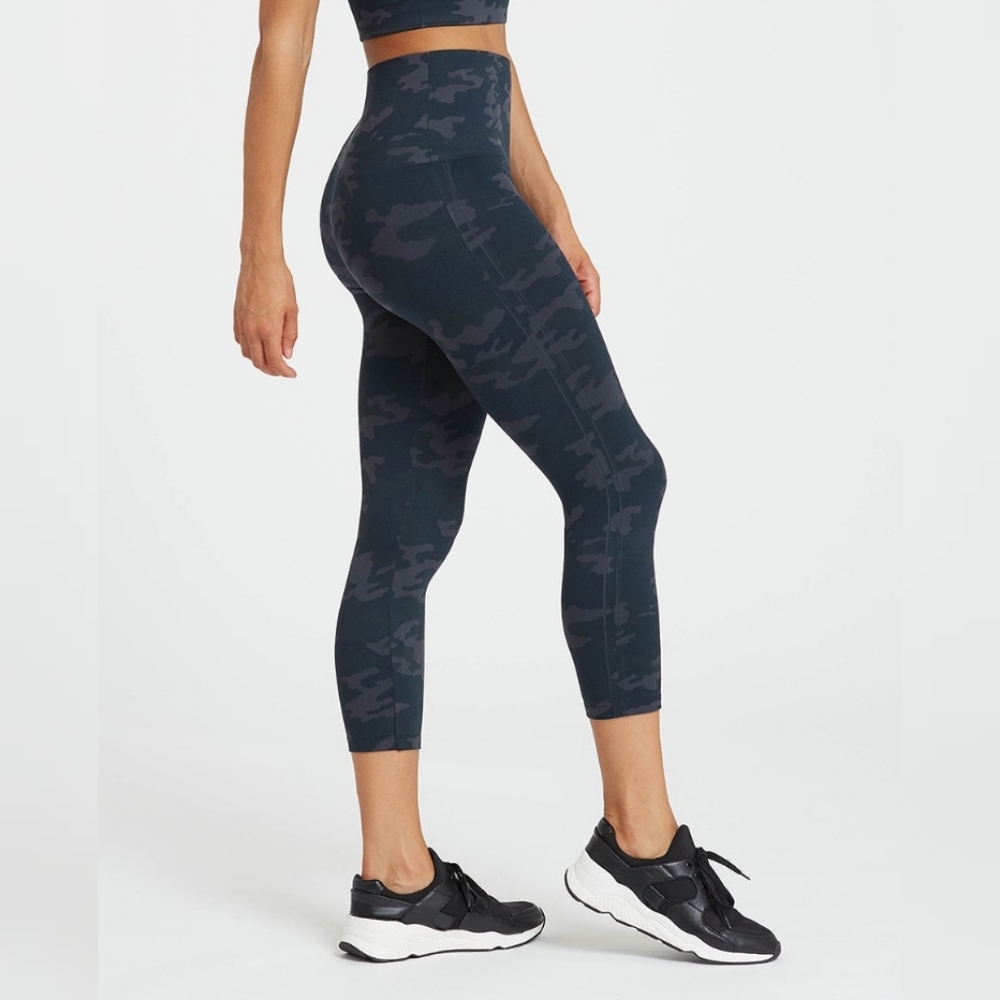 Spanx Look at Me Now Seamless Crop Leggings
